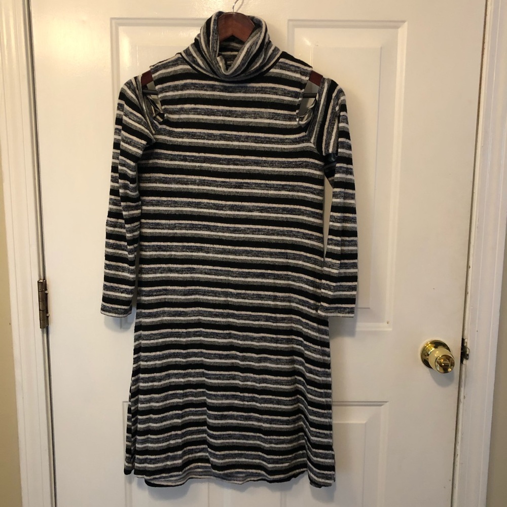 American Eagle Cold Shoulder Dress